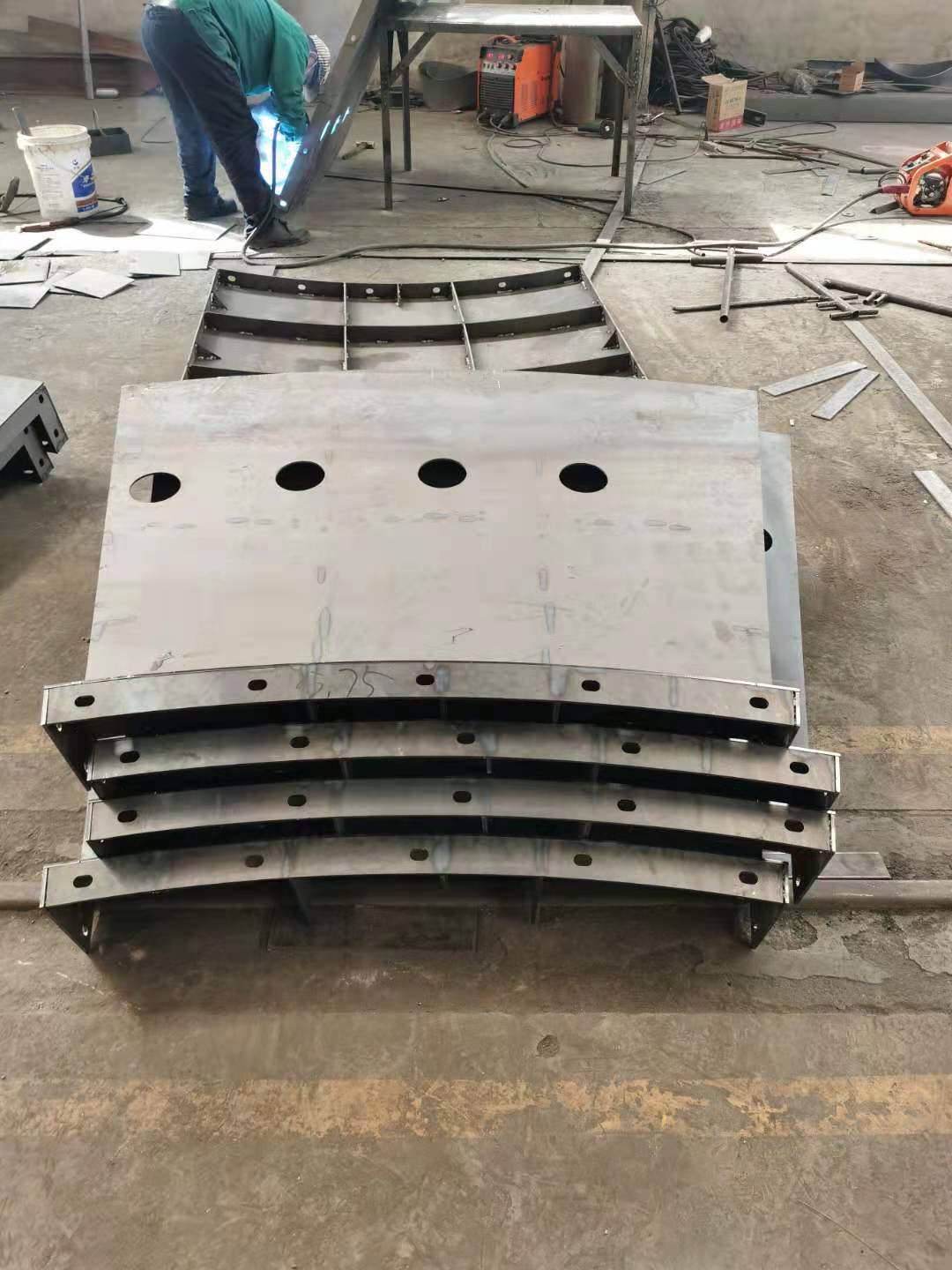 1621839901619192.jpg 風電基礎模具