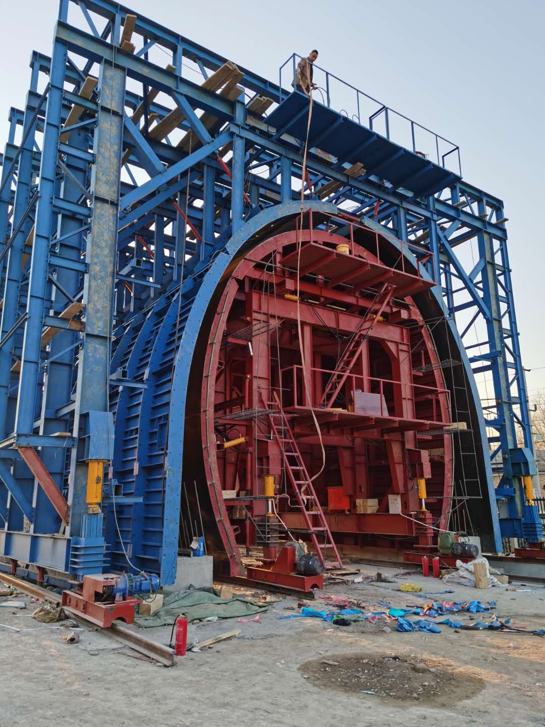 1624493764765184.jpg 隧道臺車3.jpg