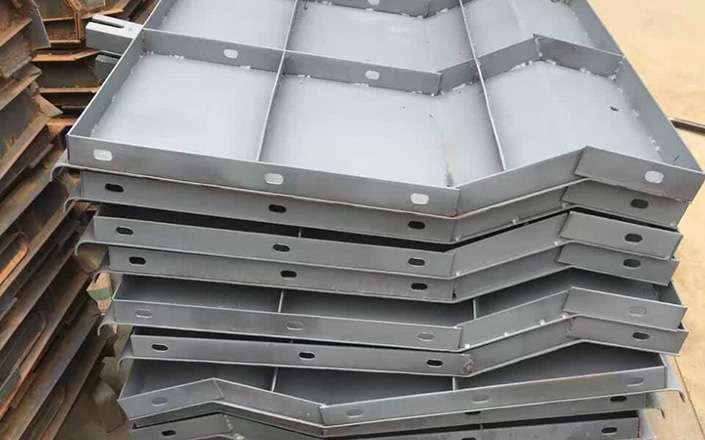 1679959578768334.jpg 防撞墻模板5.jpg